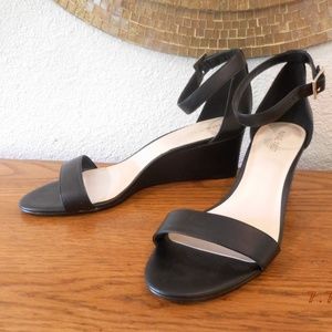 Elegant Black  Nine West Sandals Size 10!
